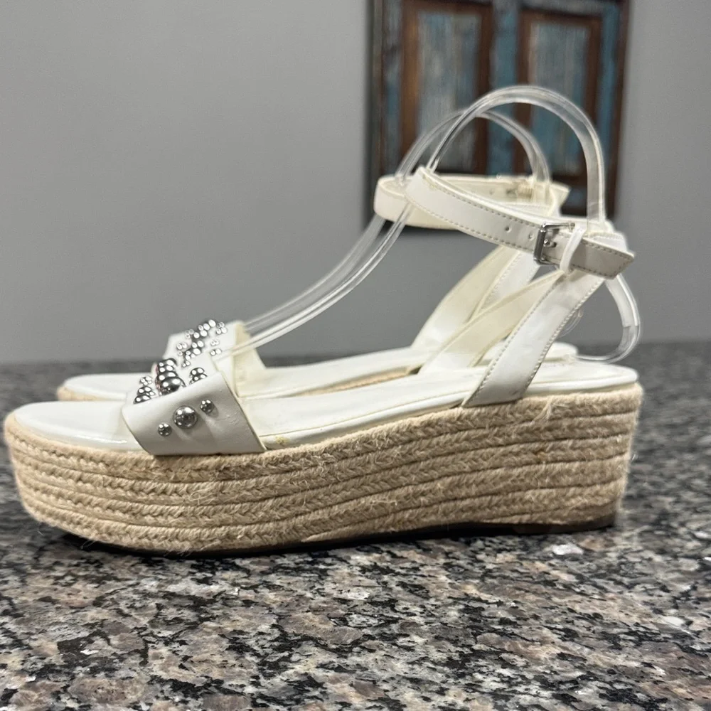 Marc Fisher White platform Espadrilles EUC 10